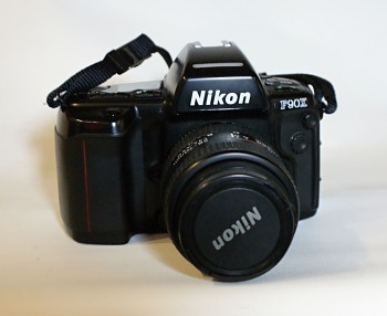 Nikon F90x + Battery Grip MB-10 obj. Nikon 28-70mm 1:3,5-4,5f D