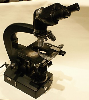 Binokulární Mikroskop Carl Zeiss Jena + trafo 