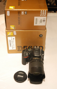 Nikon D5600 obj: 18-105mm 3,5/5,6f ED VR + Krabice 