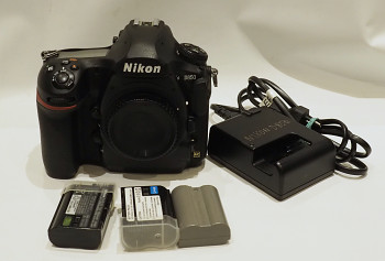 Nikon D850 tělo + 4x baterie 