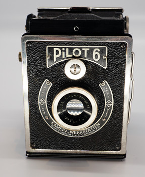 Fotoaparat Pilot 6 obj: Anastigmat K.W 7,5cm/6,3f 6x6 