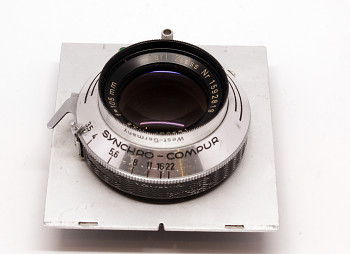 Objektiv: Carl zeiss Tessar 3,5/105mm zaverka Linhof Synchro Compur 