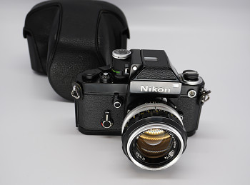 Nikon F2 Objektiv Nikkor -S Auto 1:1,4F 50mm + Brašna