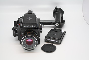 Mamiya 645 J  set + Hranol + Šachta + Grip, Objektiv má zalepenou clonu