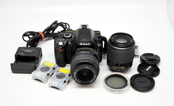 Nikon D40 set 18-55mm + 55-200mm Nabíječka 3x Baterie 