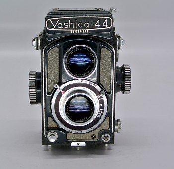 Yashica-44 objektiv Yashikor 3,5/60mm