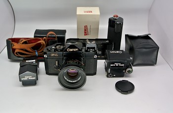 Canon F-1 set complet Objektiv 50mm 1,8f + Hranoly +Motor Canon F-1 set complet Objektiv 50mm 1,8f + Hranoly +Motor