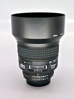 Objektiv Nikon AF Nikkor 85mm 1,4 D + clona 2x Cap
