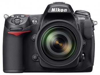 Nikon D300s + 16-85 AF-S DX VR